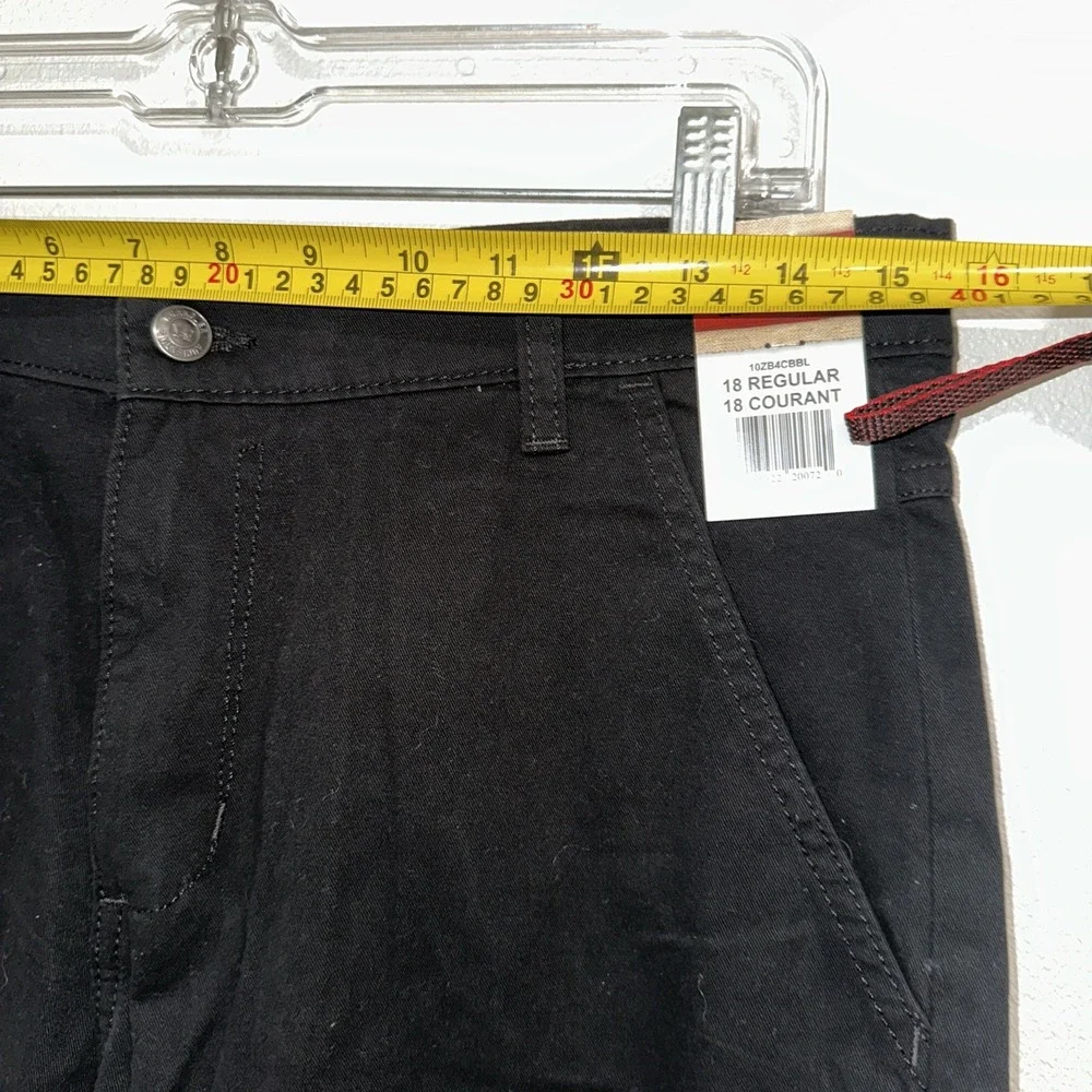 Wrangler Authentic Black Cargo Shorts  Size 18 boys